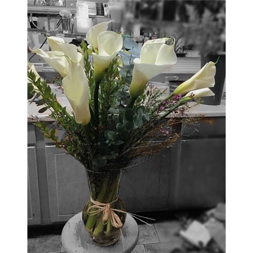 One_Doz_(12)_Calla_Lilies_in_a_Vase_$1249.99